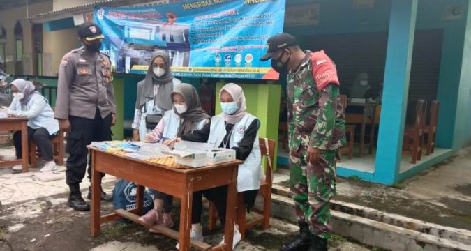  Sinergitas TNI-Polri Kota Cirebon Bersama STIKES dan Karang Taruna Cegah Penyebaran Covid-19