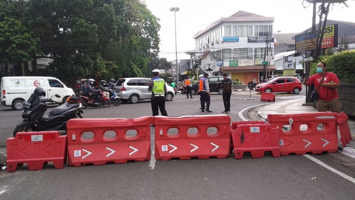  PPKM Darurat Kota Bandung, Polisi Putar Balikan Ratusan Kendaraan