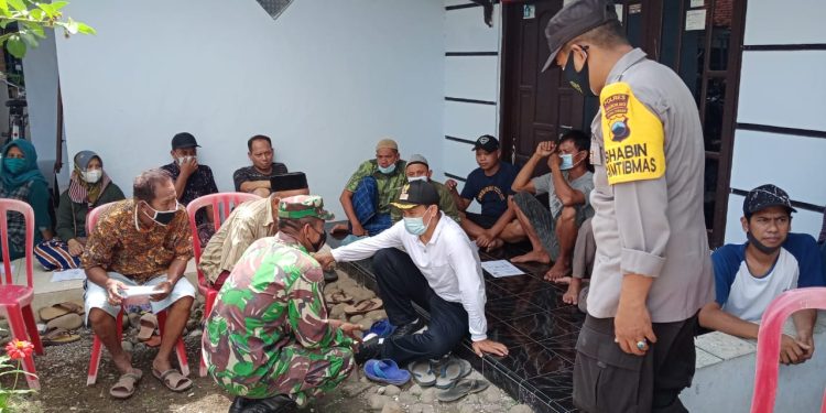  Sinergi TNI Polri, pantau Vaksinasi di Kecamatan Pekalongan Selatan