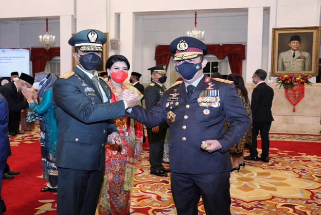  Kapolri Ucapkan Selamat Atas Pelantikan Jenderal Andika Perkasa Sebagai Panglima TNI