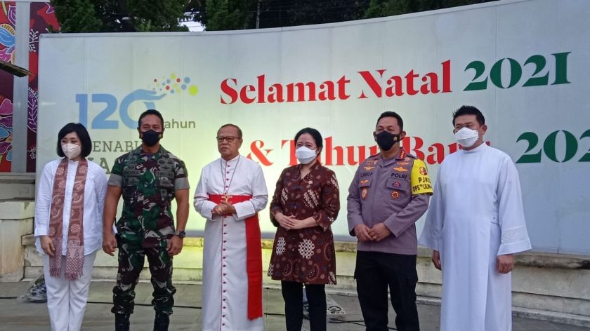  Kapolri Ucapkan Selamat Natal saat Tinjau Pengamanan  Misa Natal di Gereja Katedral Jakarta