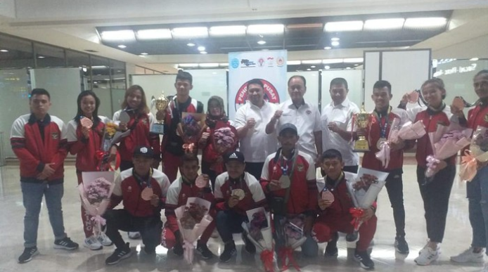  Timnas Kickboxing Indonesia Meraih Prestasi di Bangkok