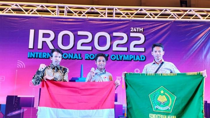  Siswa Madrasah Raih Juara International Robot Olympiad 2023 di Thailand