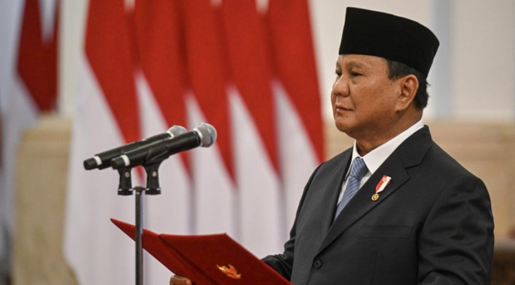  Prabowo Subianto Resmi Lantik Staf Khusus Presiden dan Kepala Badan Kabinet Merah Putih: Langkah Baru #BerharapUntukIndonesia