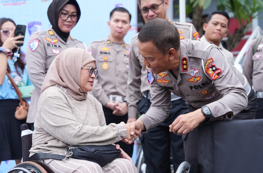  Kakorlantas Polri Ajak Wujudkan Zero Accident dan Berikan Bantuan Kaki Palsu